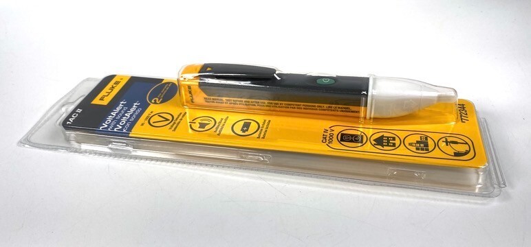 Fluke 1ACII VoltAlert with Sound & Light AC Volt Detector 90-1000 V CA