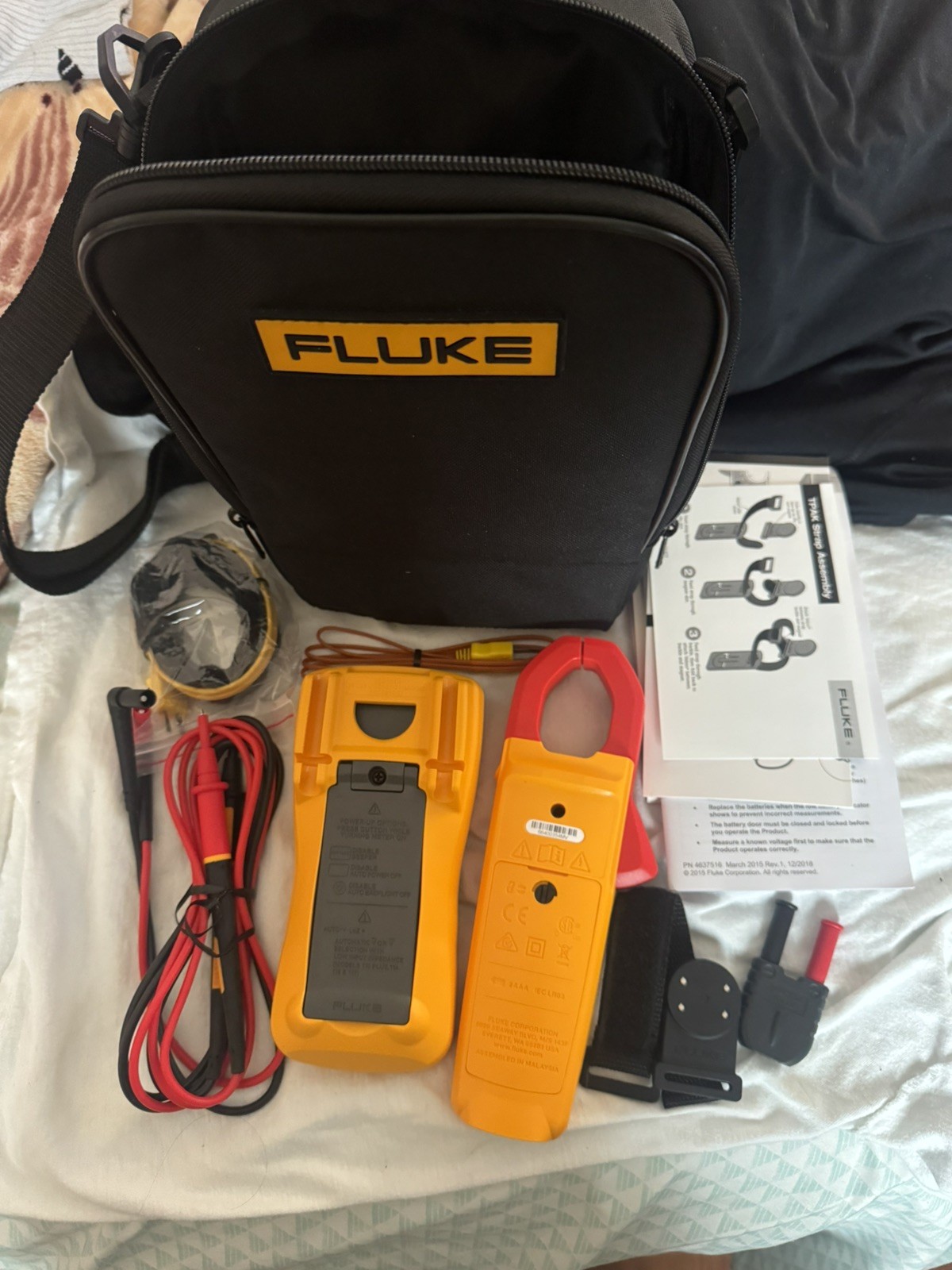 FLUKE 116/323 Kit HVAC Multimeter and Clamp Meter Combo Kit