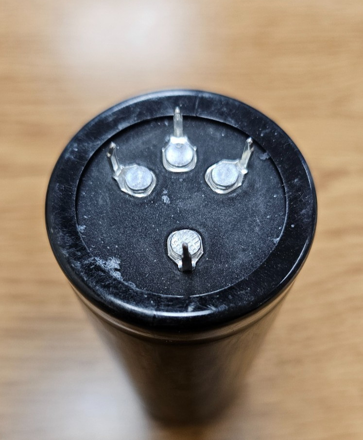 3900uF 250V Snap In Mount Electrolytic Capacitor DC 105C 3900mfd