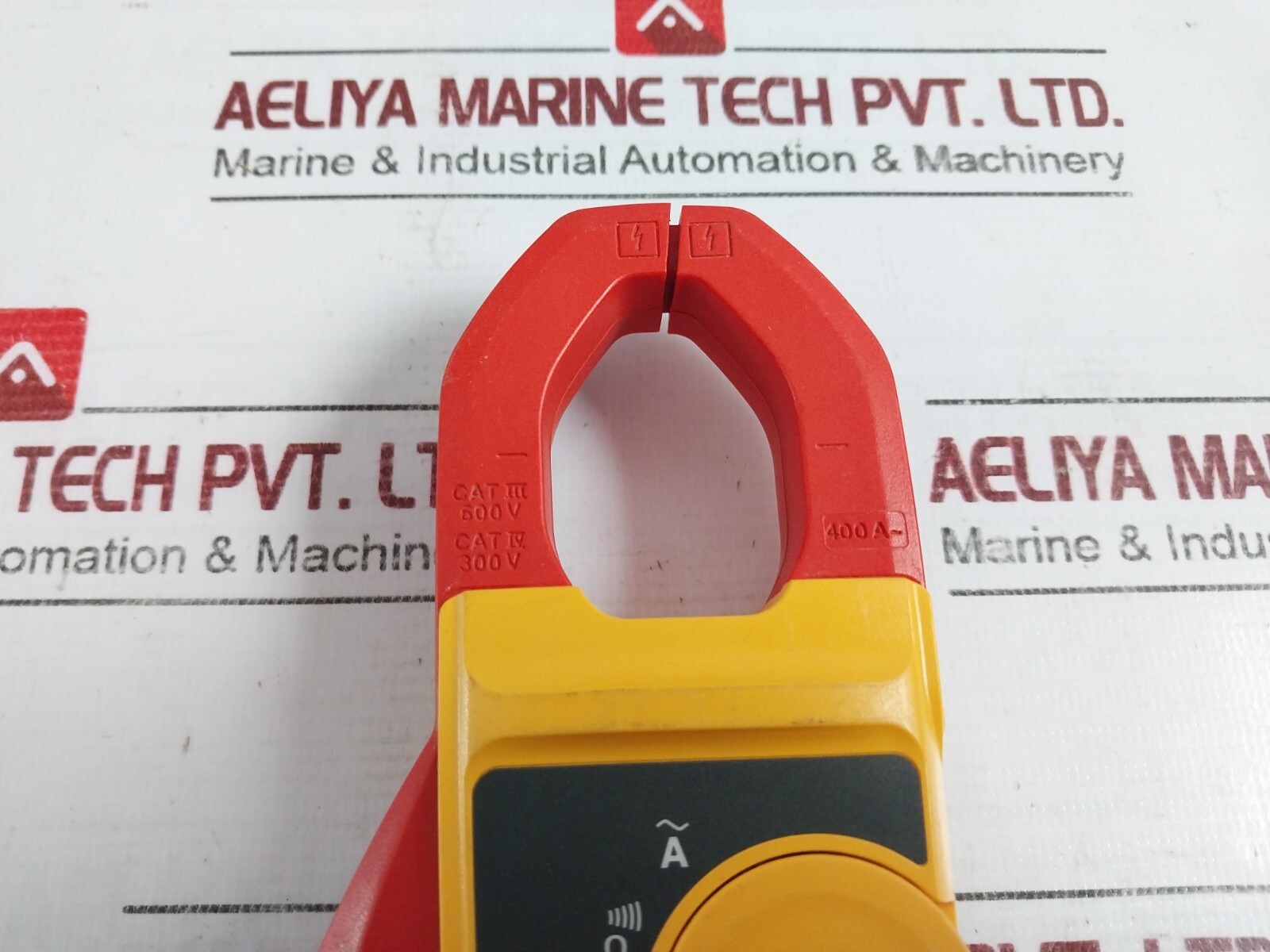 FLUKE 302+ Digital Clamp Meter IEC LR03 400A
