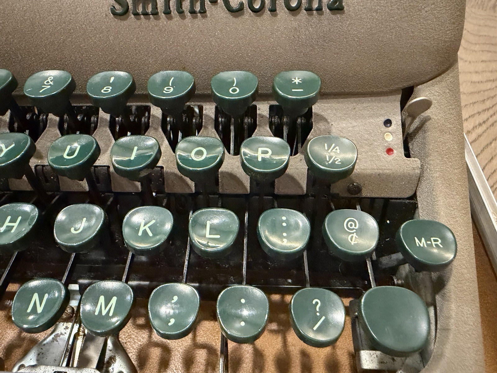 Smith-Corona Clipper Typewriter with Hard Carrying Case, Green Keys