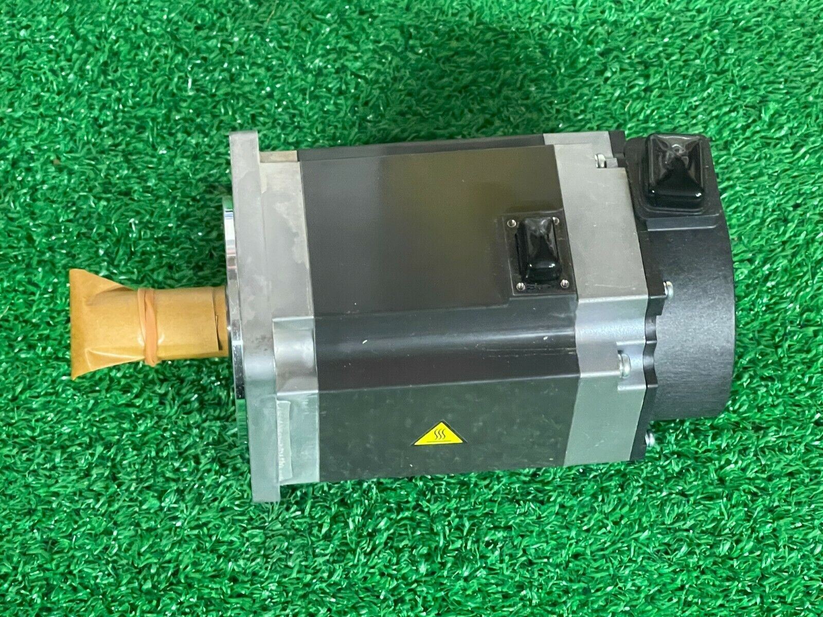 Mitsubishi Electric HF-KN73J AC Servo Drive Motor 750W, 200V, 3000 RPM