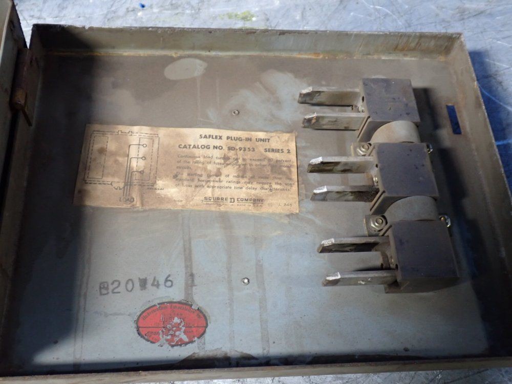 SQUARE D SD-9353 BUS PLUG UNIT 100 AMPS 02260170019