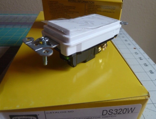 2 Pack Hubbell DS320W Decorator Rocker Switches 3 Way 120 277V- 20 A White