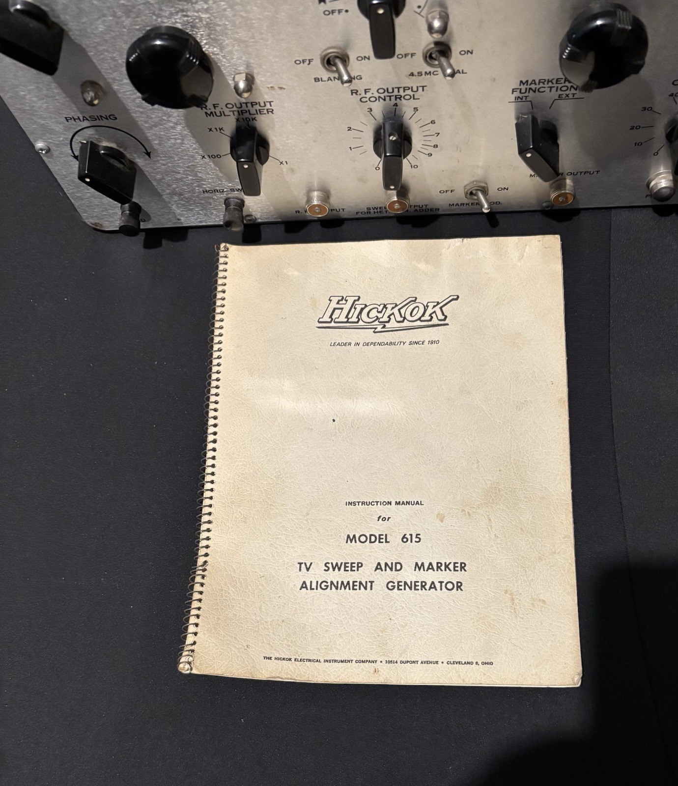 Hickok Model 615 TV Sweep & Marker Alignment Generator Serial 155-12598 Untested