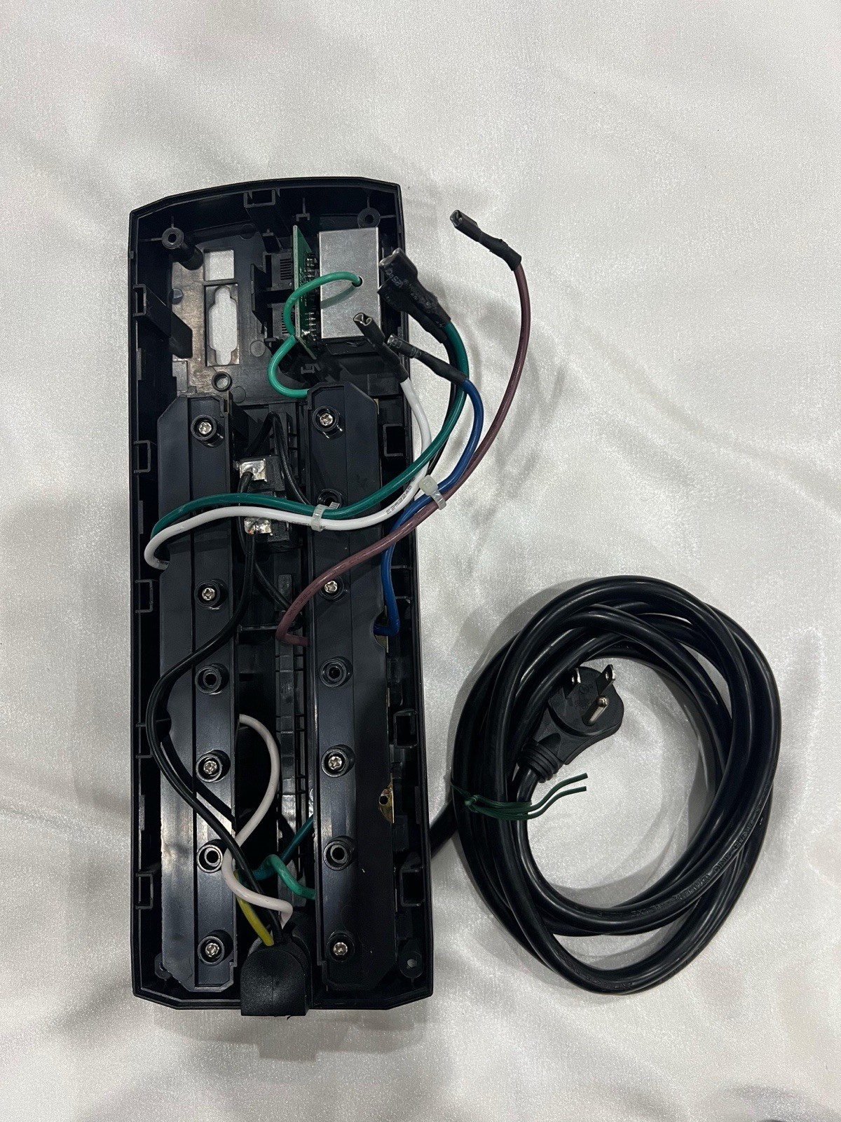 CyberPower CP1500AVRLCD UPS Outlet Panel Rear Receptacle Assembly