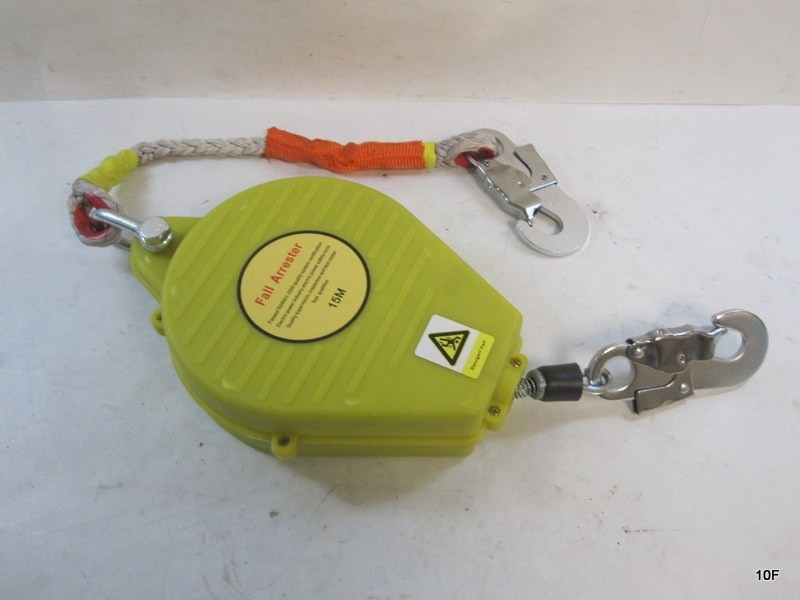 15M Self-Retracting Fall Arrester with Double Locking Hook, 150kg Capacity