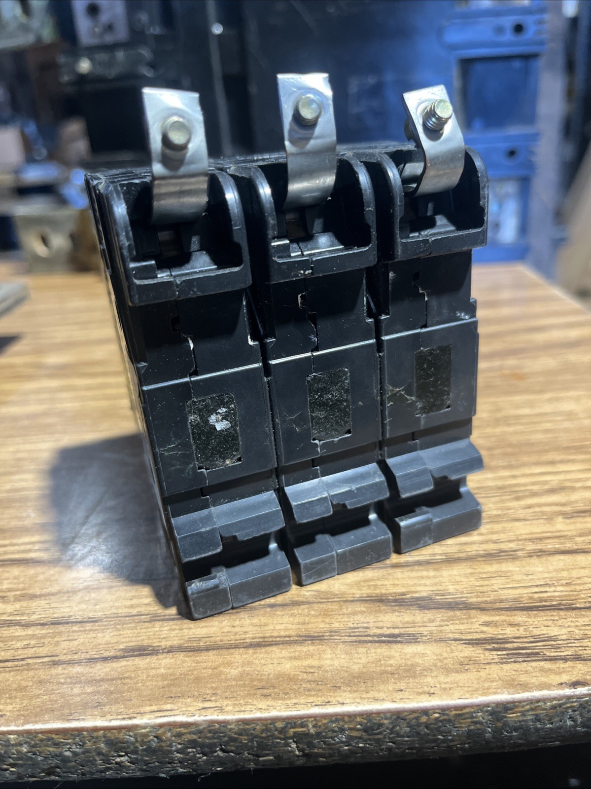 Square D EHB34020 3 Pole 20 Amp 480 277V AC 3 Phase EHB4 Bolt On Circuit Breaker