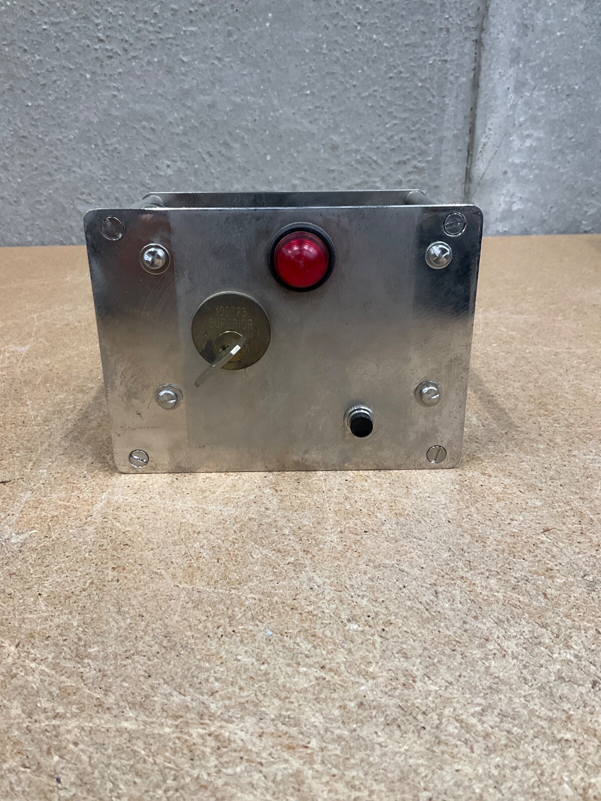 Superior Interlock S1059001YPBL Electrically Held Actuated Locking 120VAC