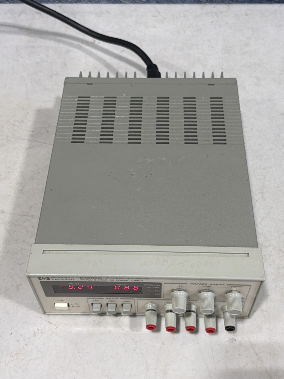 HP E3630A Triple Output DC Power Supply 6V 2.5A / ±20V 0.5A