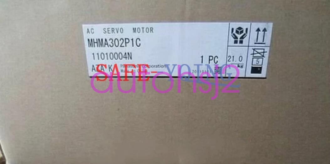 1PCS Panasonic MHMA302P1C AC Servo Motor New