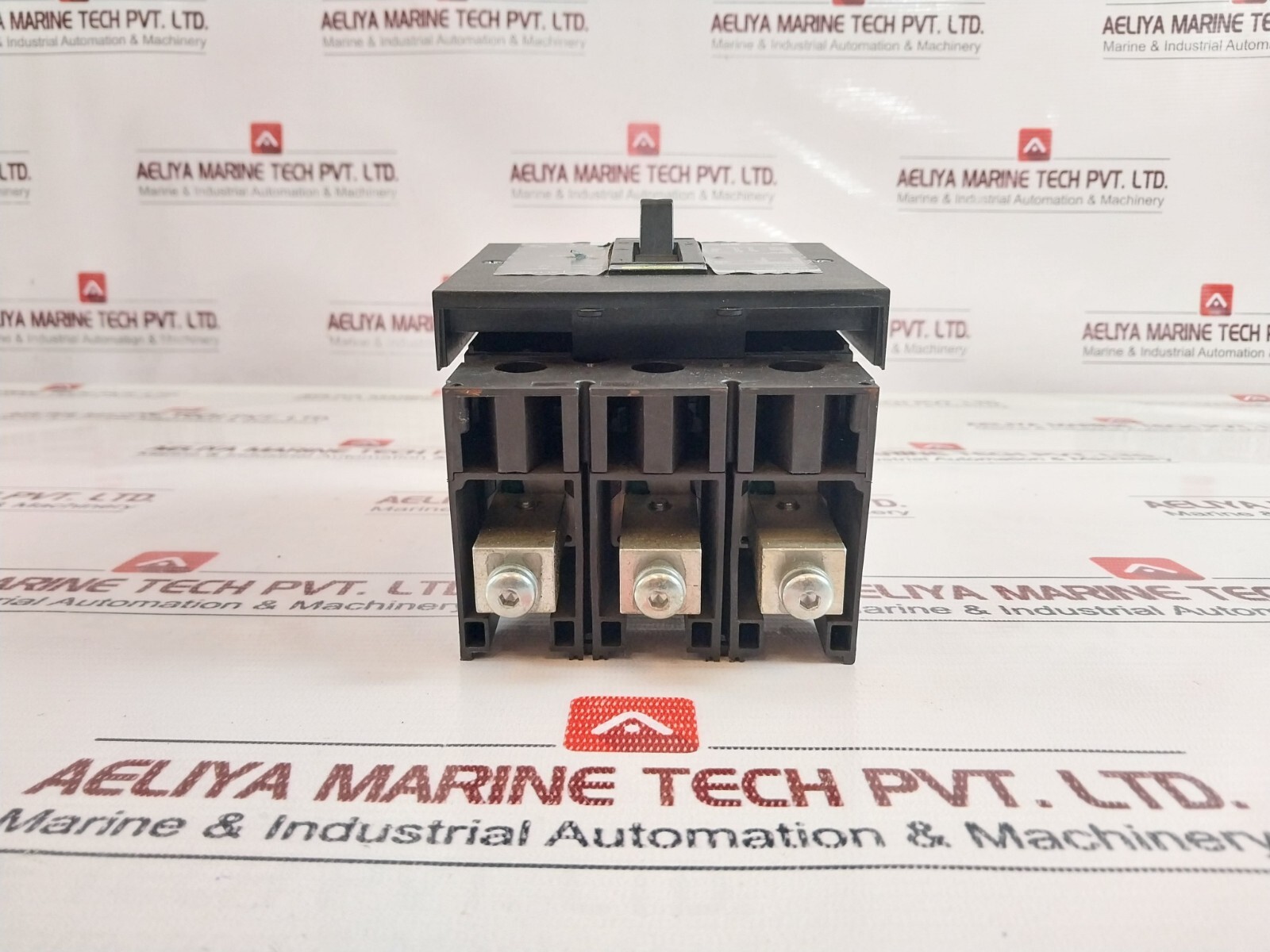 Square D JD 250 Circuit Breaker 3 Pole 175 Amp JDA36175