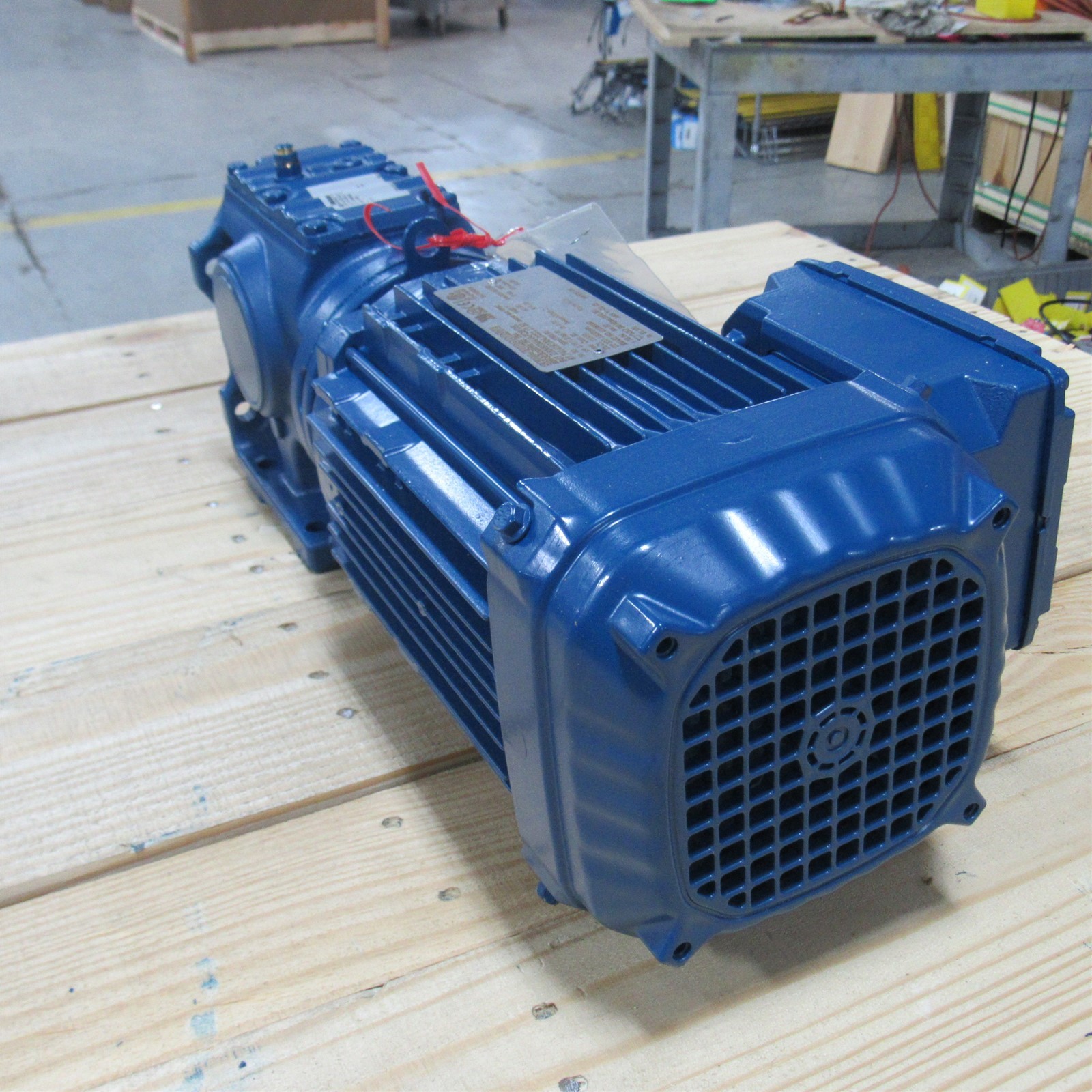 SEW-EURODRIVE INC GEAR MOTOR 1,800 RPM S47DRN80M4/AFQ8/DH