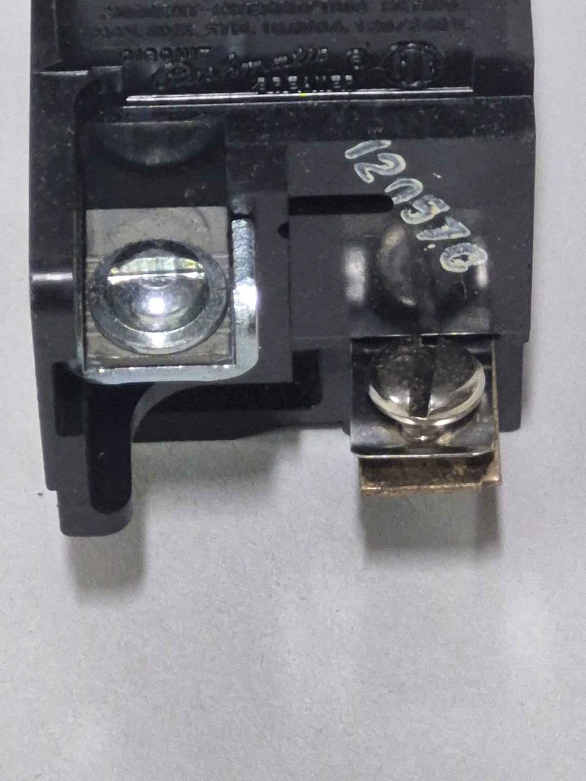 Siemens ITE P220 2P 20A 120/240VAC Bolt-On Pushmatic Circuit Breaker 10kA