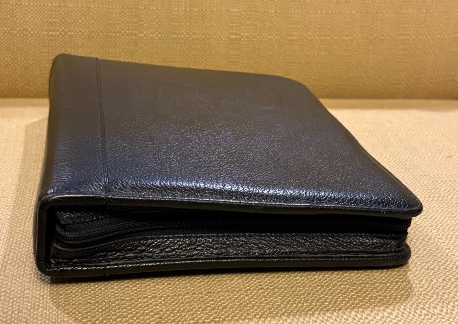 Franklin Quest Classic Black Pebble Leather Zip Around Binder 7-Ring Organizer