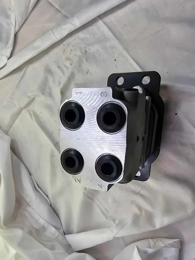 Hydraulic Pilot Contorl Valve for Kobelco 27SR 50SR 50SR-5 SK55SRX PX30V00082F2