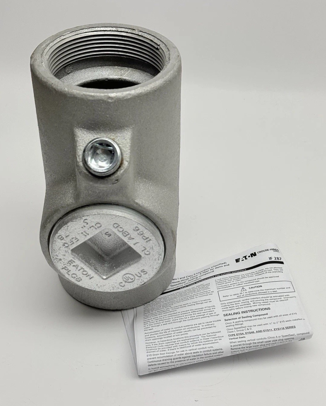 EYS81 / EYD81 EATON CROUSE-HINDS 3″ CL.I FEMALE CONDUIT FITTING