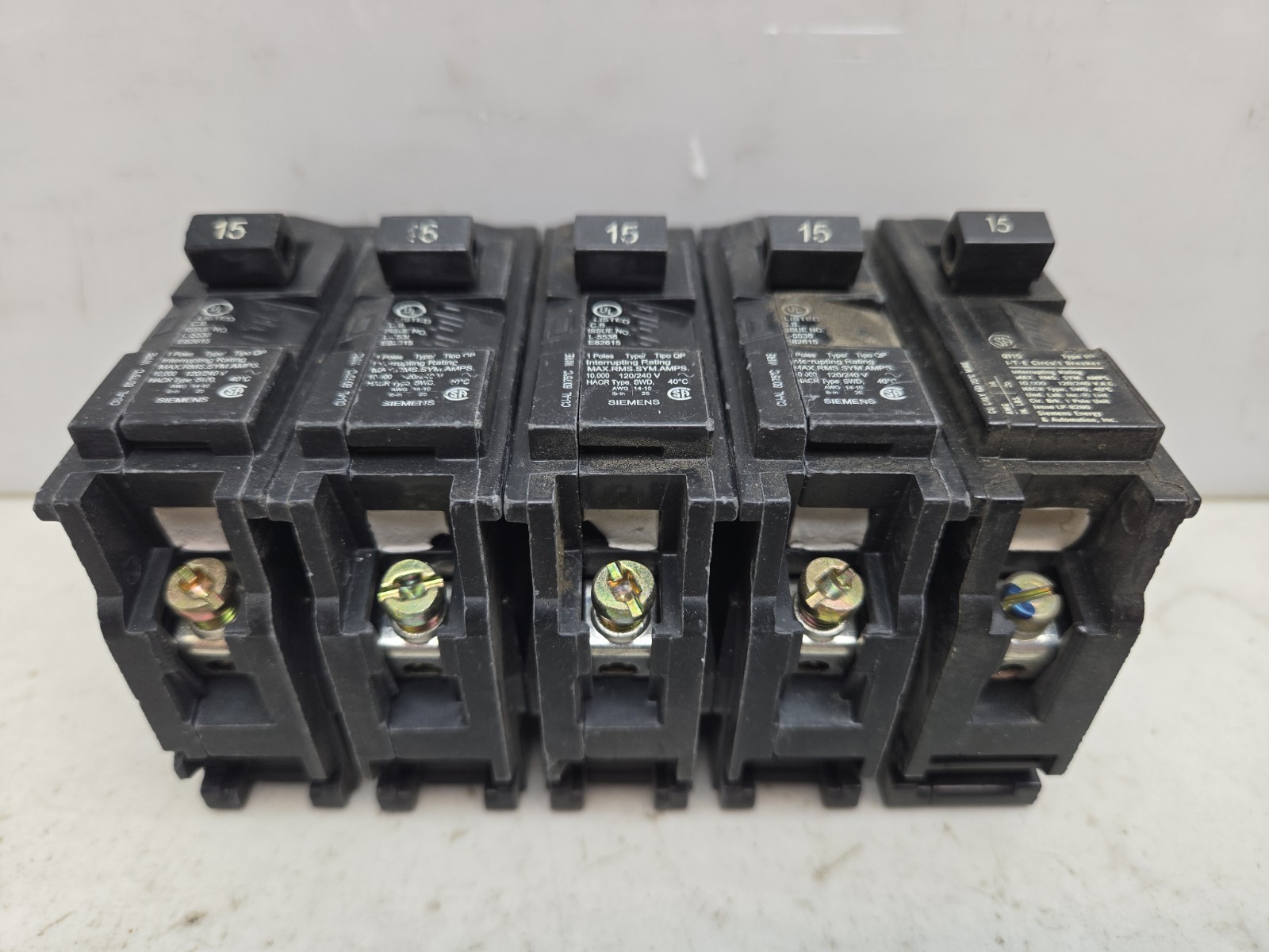Mixed Lot of 12 Single Pole Circuit Breakers 15A Eaton Cutler Hammer Square D
