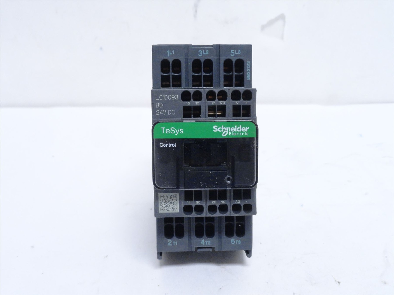 248055 New In Box; Schneider LC1D093BD Contactor; 9A; 3P; 600VAC; Coil: 24VDC