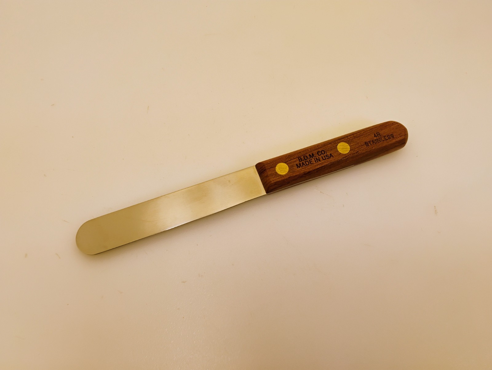 USA Dental Spatula 4R Stainless Wood Handle 4.5″X7/8 Stiff Blade Brass Rivets