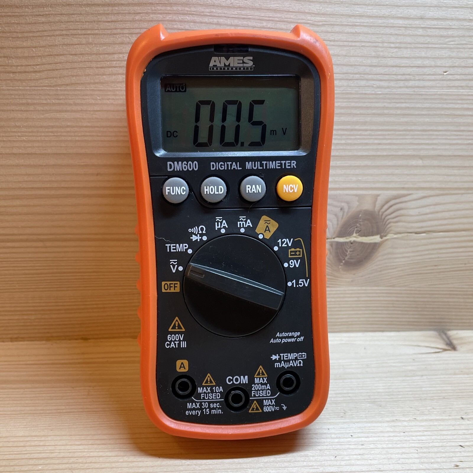 AMES INSTRUMENTS DM600 64014-Compact Digital Multimeter Missing Battery Cover