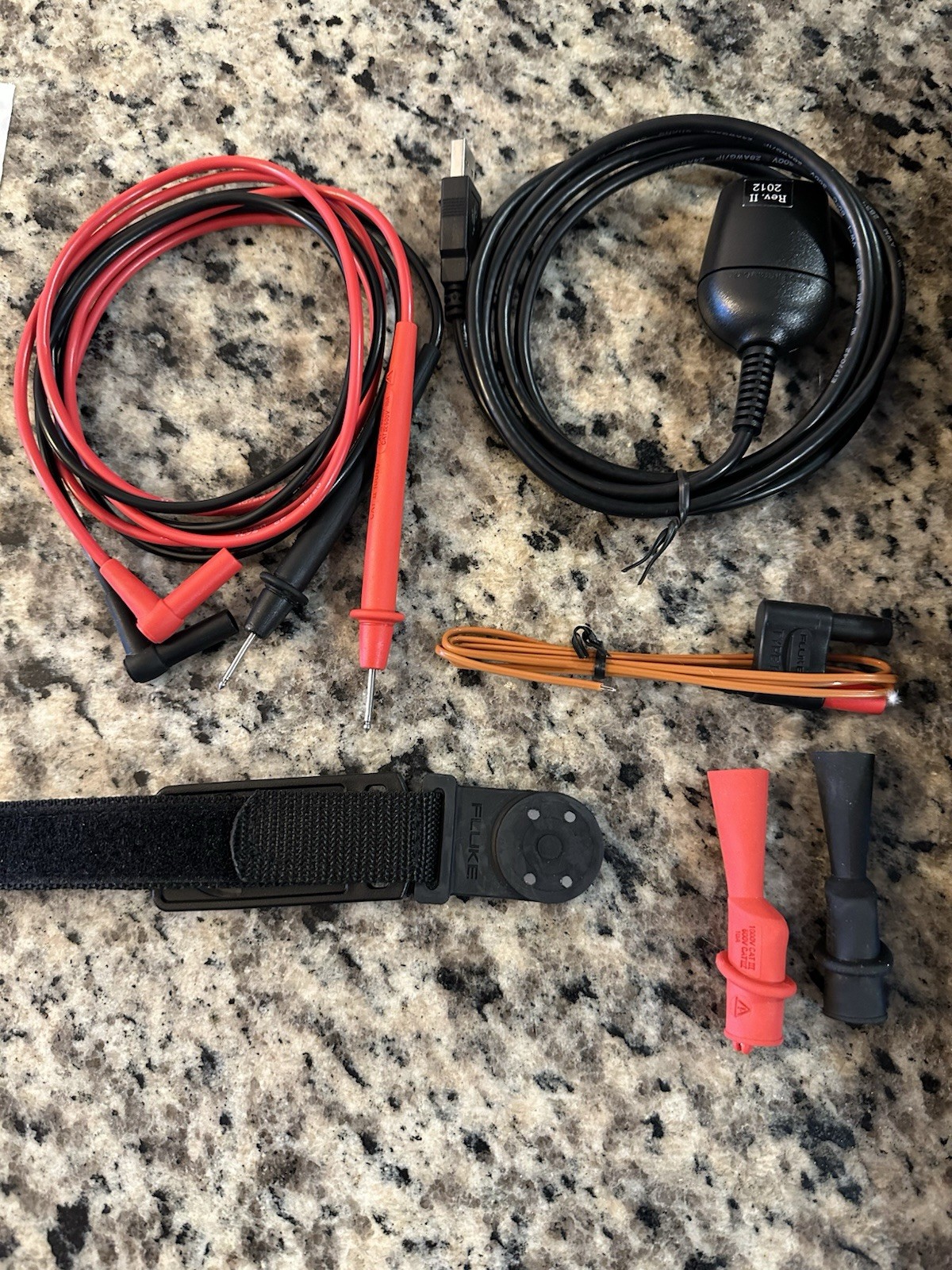 FLUKE 289 TRUE RMS ELECTRONIC LOGGING DIGITAL MULTIMETER W/ LEADS & CLIPS