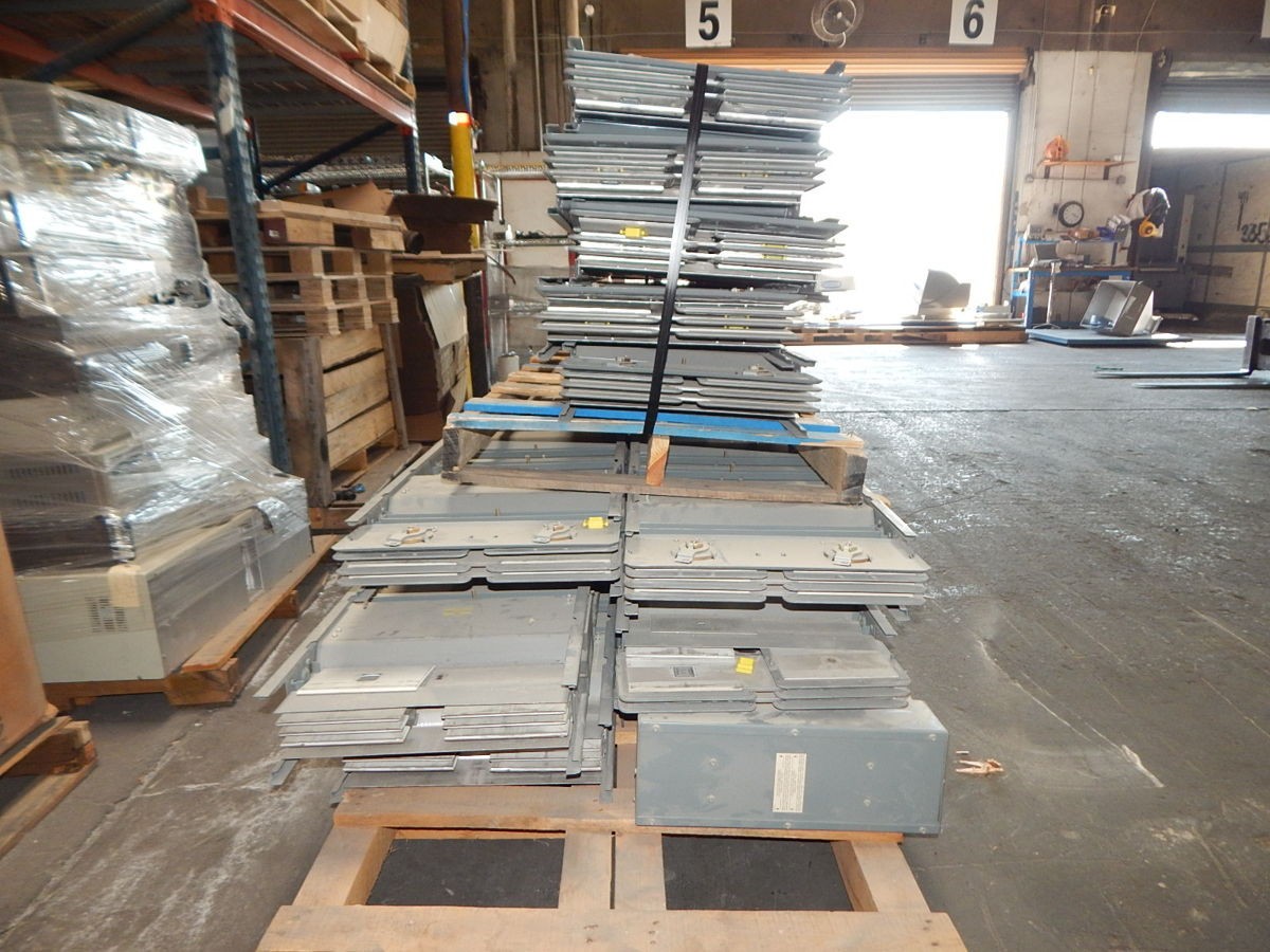 LOT OF 11 SQUARE D ACF19EC BUSWAY ALUMINUM CONDUCTOR 120X19″, 600 V AC/DC, 3000A