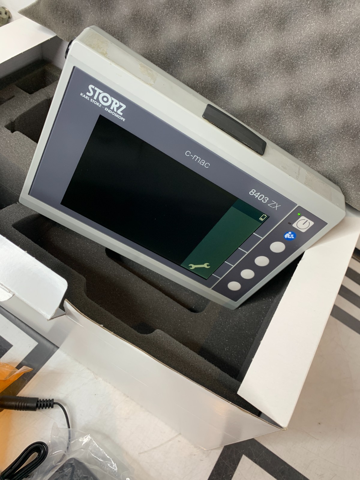 Karl Storz 8403 ZX C-MAC Video Laryngoscope Monitor Power Supply GOOD Bat 8403ZX
