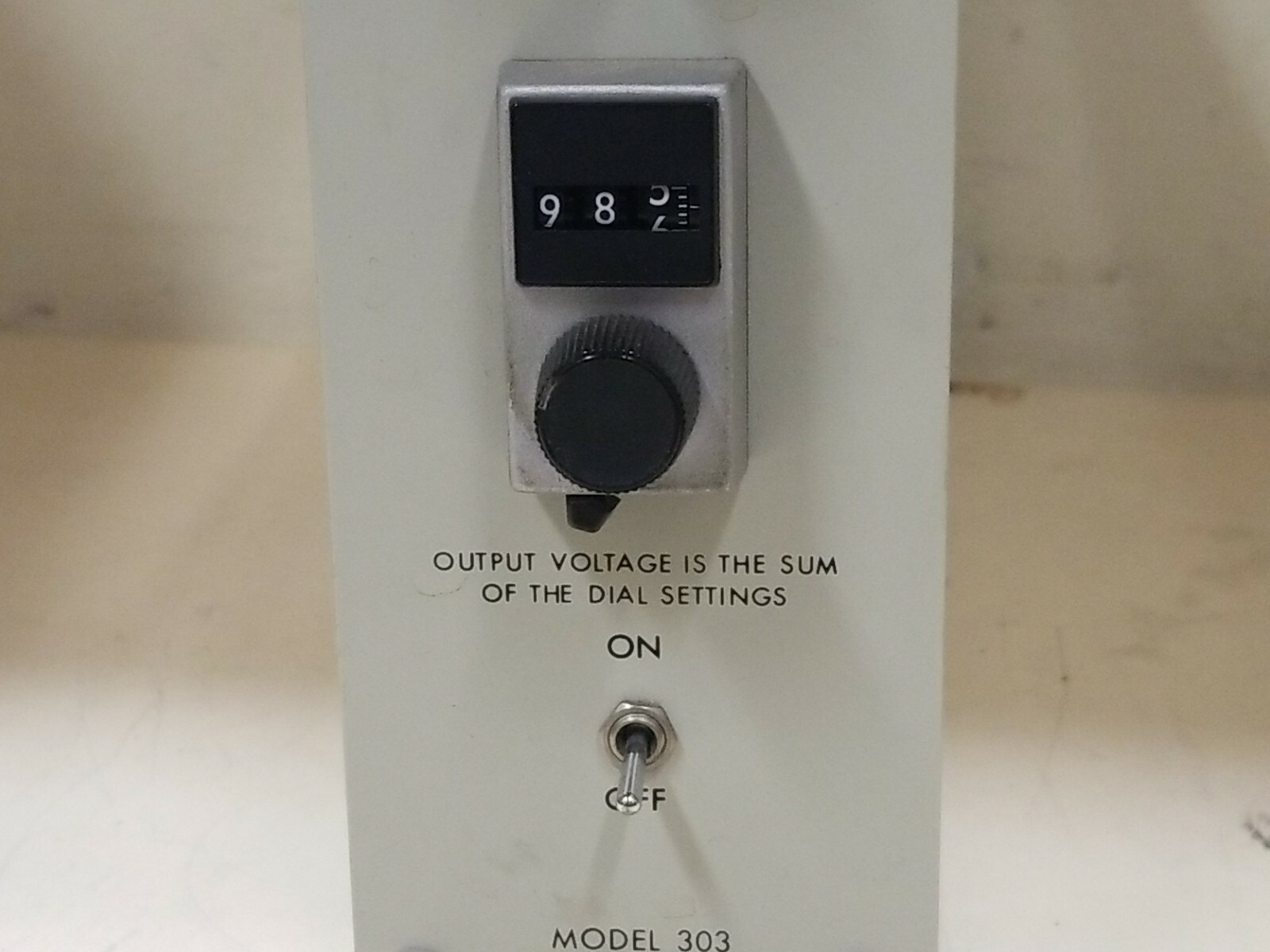 BERTAN ASSOCIATES INC MODEL 303 DC POWER SUPPLY 0.3000V, 0.1 MA PLUGIN (TP991)