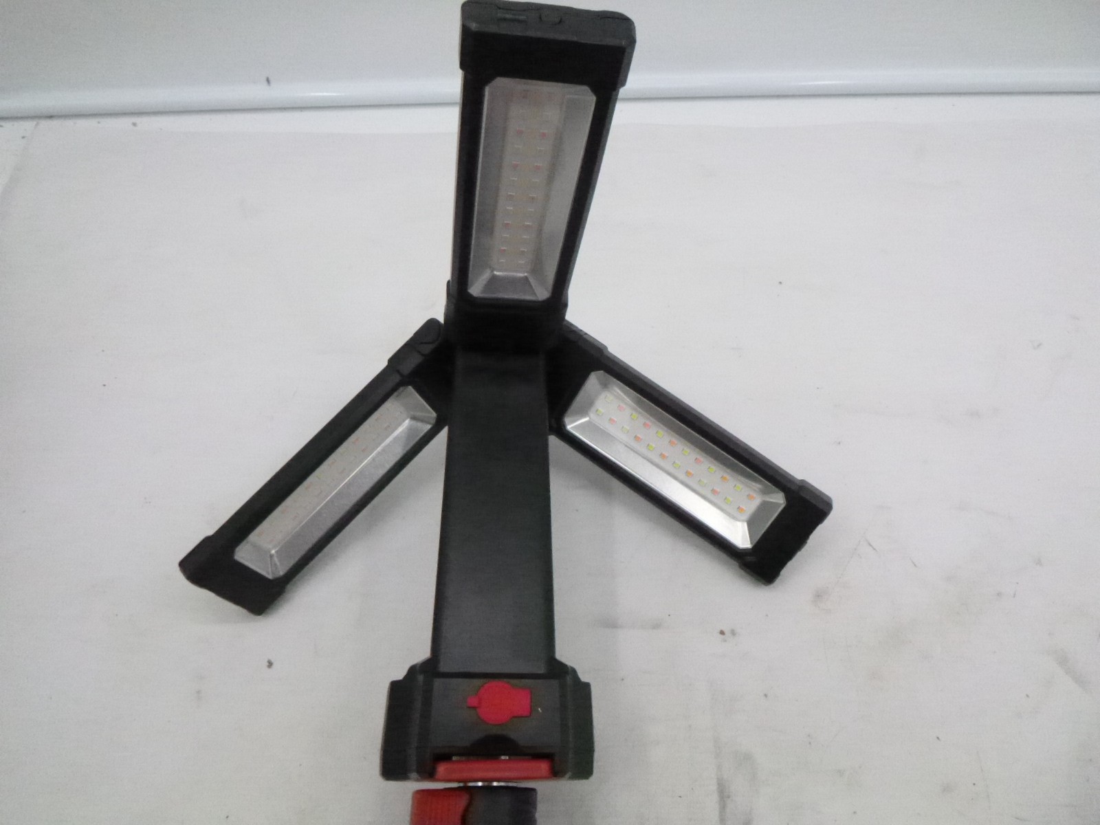 Husky Rechargeable LED Work Light with Tripod Removable Base 1009 515 536