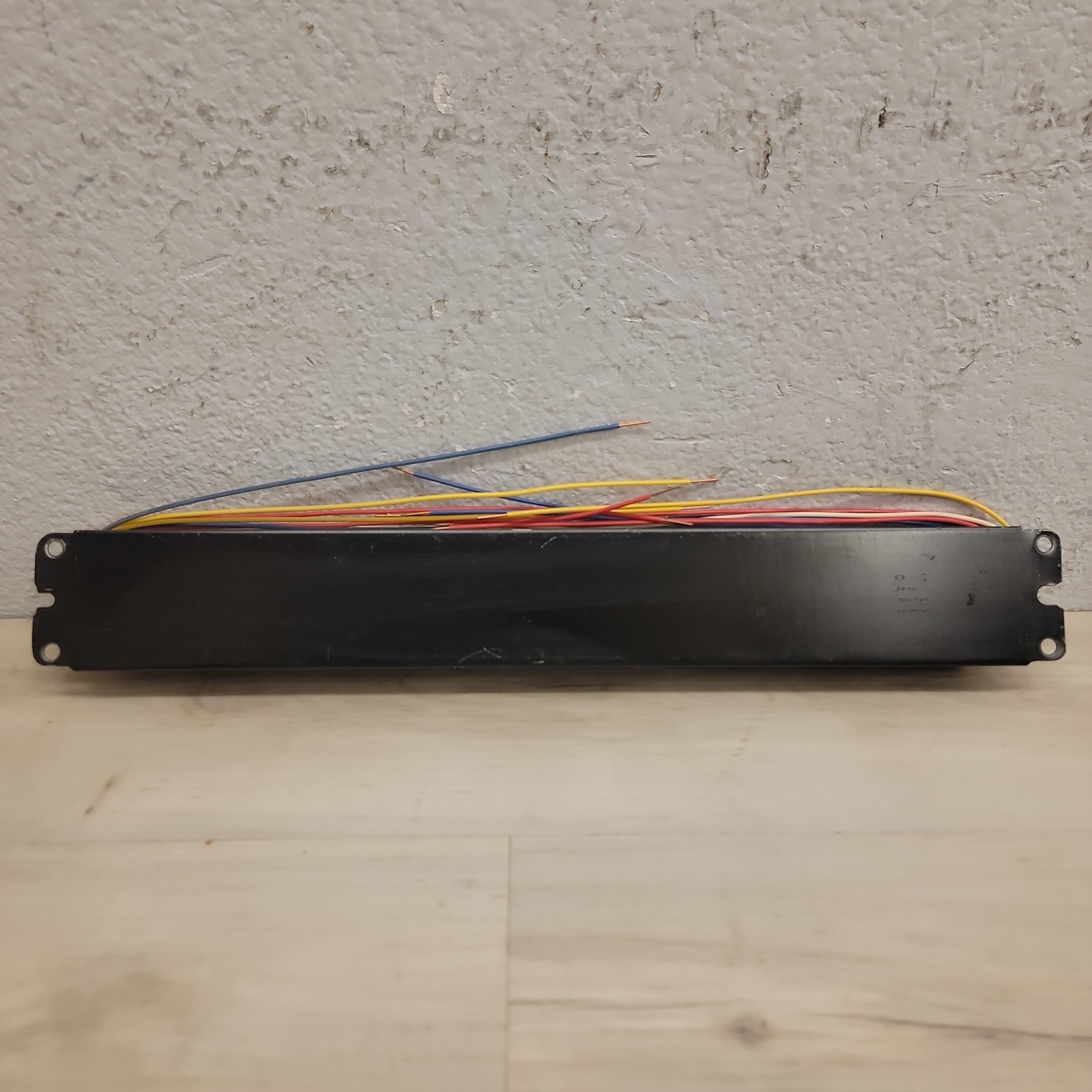 Advance R-4S40-A-TP-AC R4S40ATPAC Type HL Class P Rapid Start Ballast 120V 60HZ
