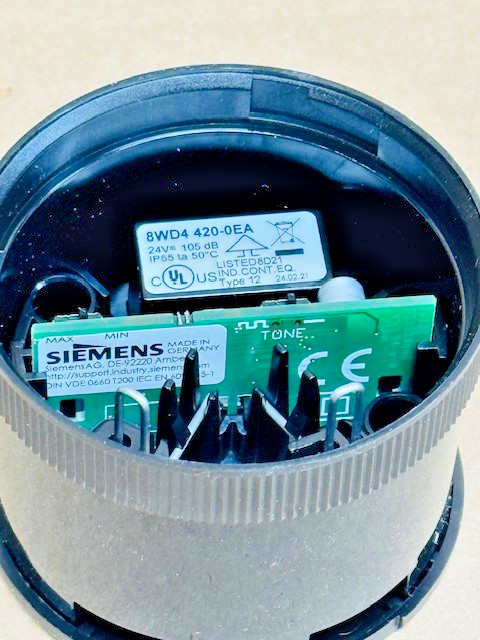 Siemens 8wd4 420-0EA Siren 24v DC 105dB Black – NEW