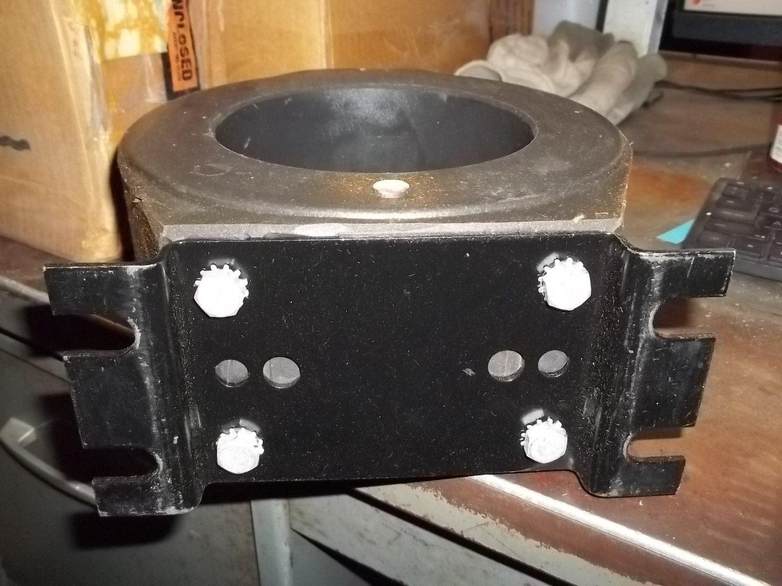 NIB GE 750X10G14 750X010051 CURRENT TRANSFORMER 2000:5 10 KV 25-400 CYCLES (B4)