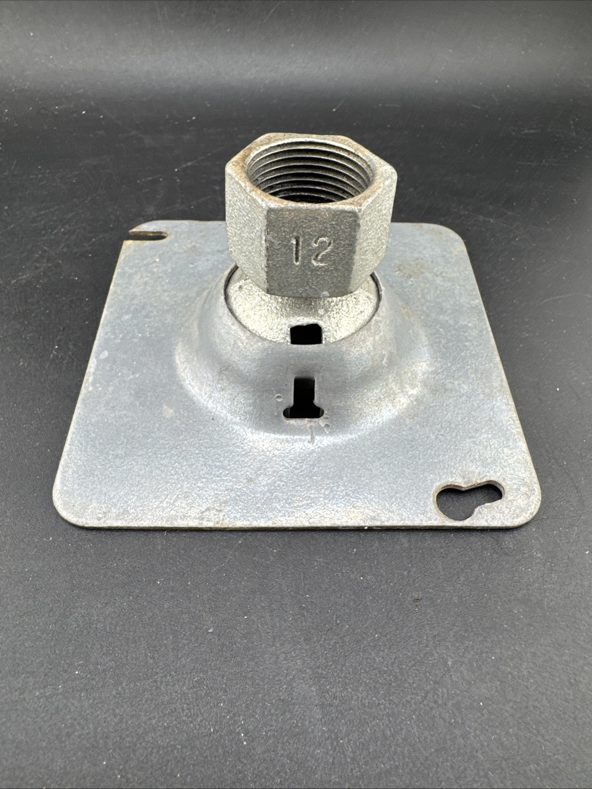 Metallics West MSC75 Swivel Fixture Hanger 3/4″ Conduit for 4″ Electrical Box