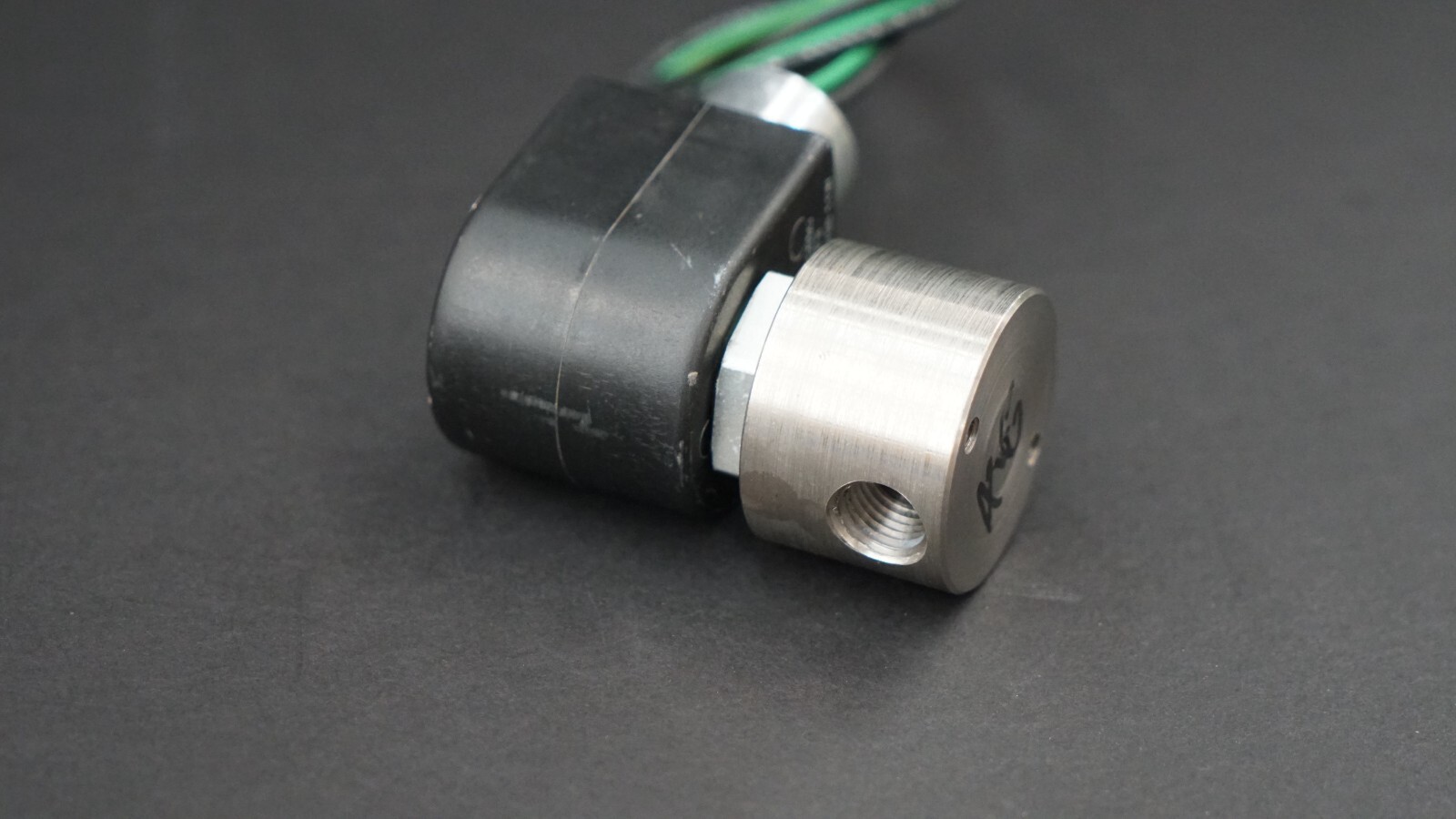 PARKER 04F20C3110ACF4C05 Gold Ring Solenoid Valve, 2-Way, 1/4″ NPT, 120VAC