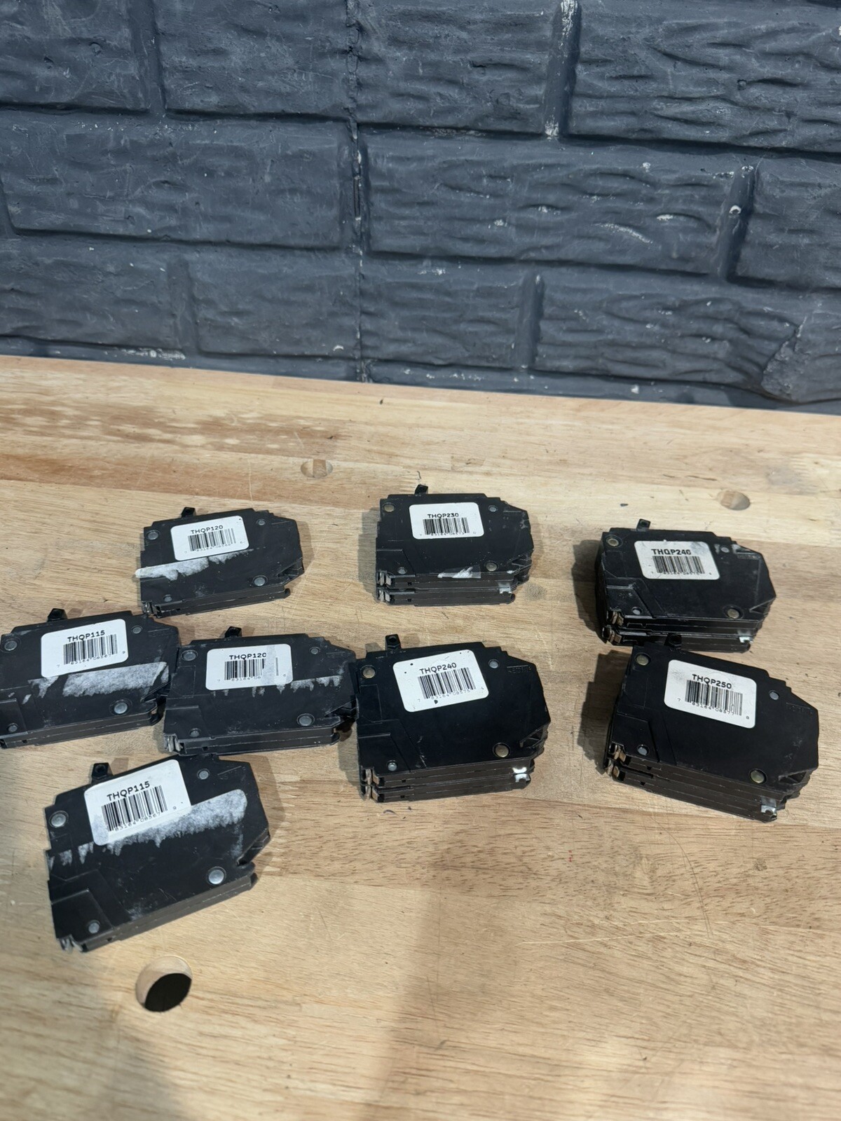 General Electric GE Breaker Lot Of 8 15 20 30 40 50 Amp Assortment
