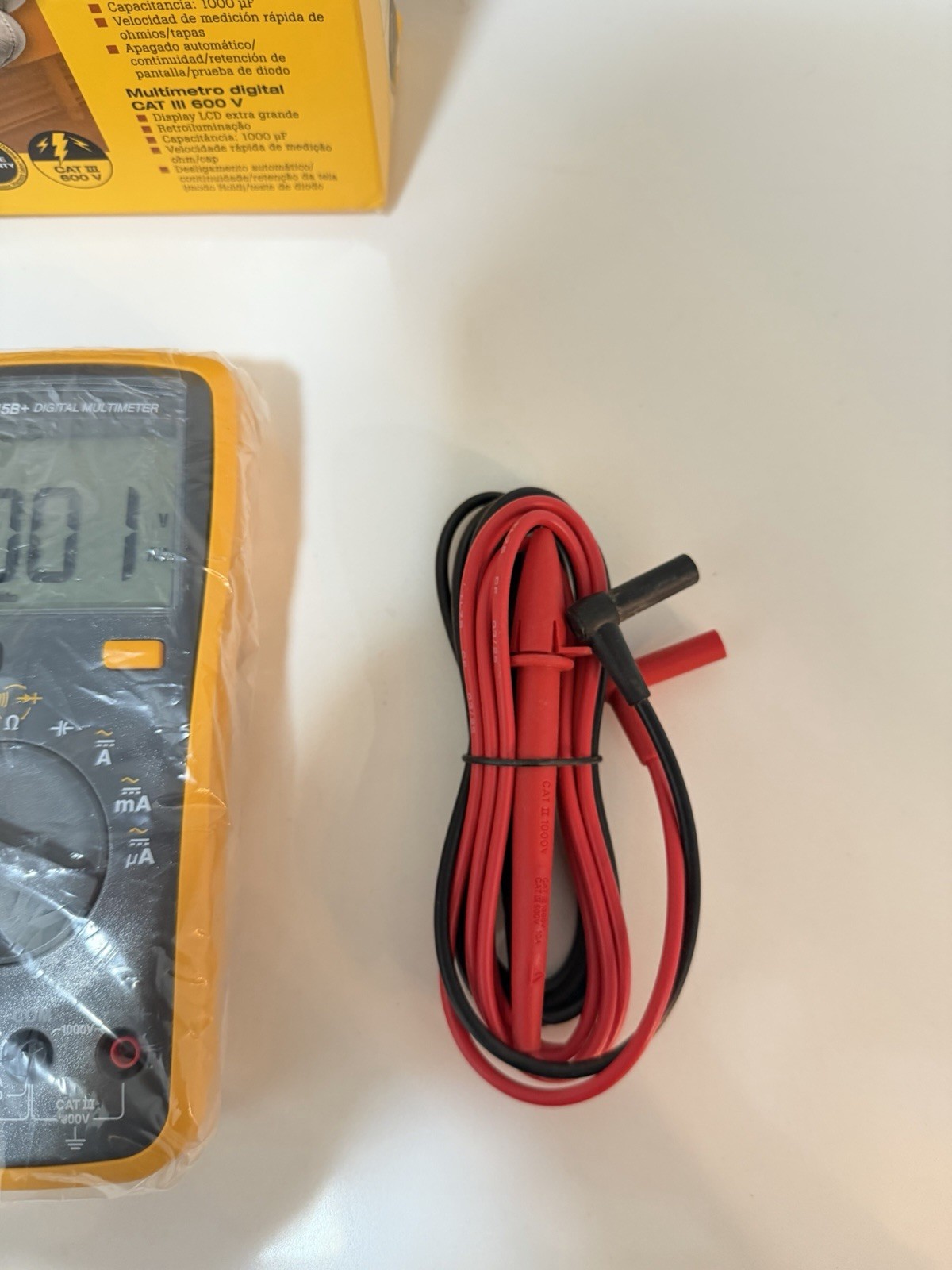 FLUKE 15B+ CAT III 600V DIGITAL MULTIMETER (NEW FACTORY SEALED) SHIPS FAST