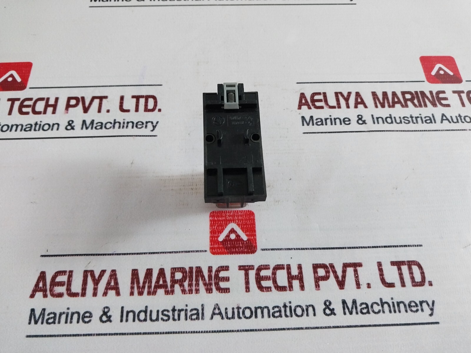 FINDER 55.33 Relay with base 110V~AC 10A/250V