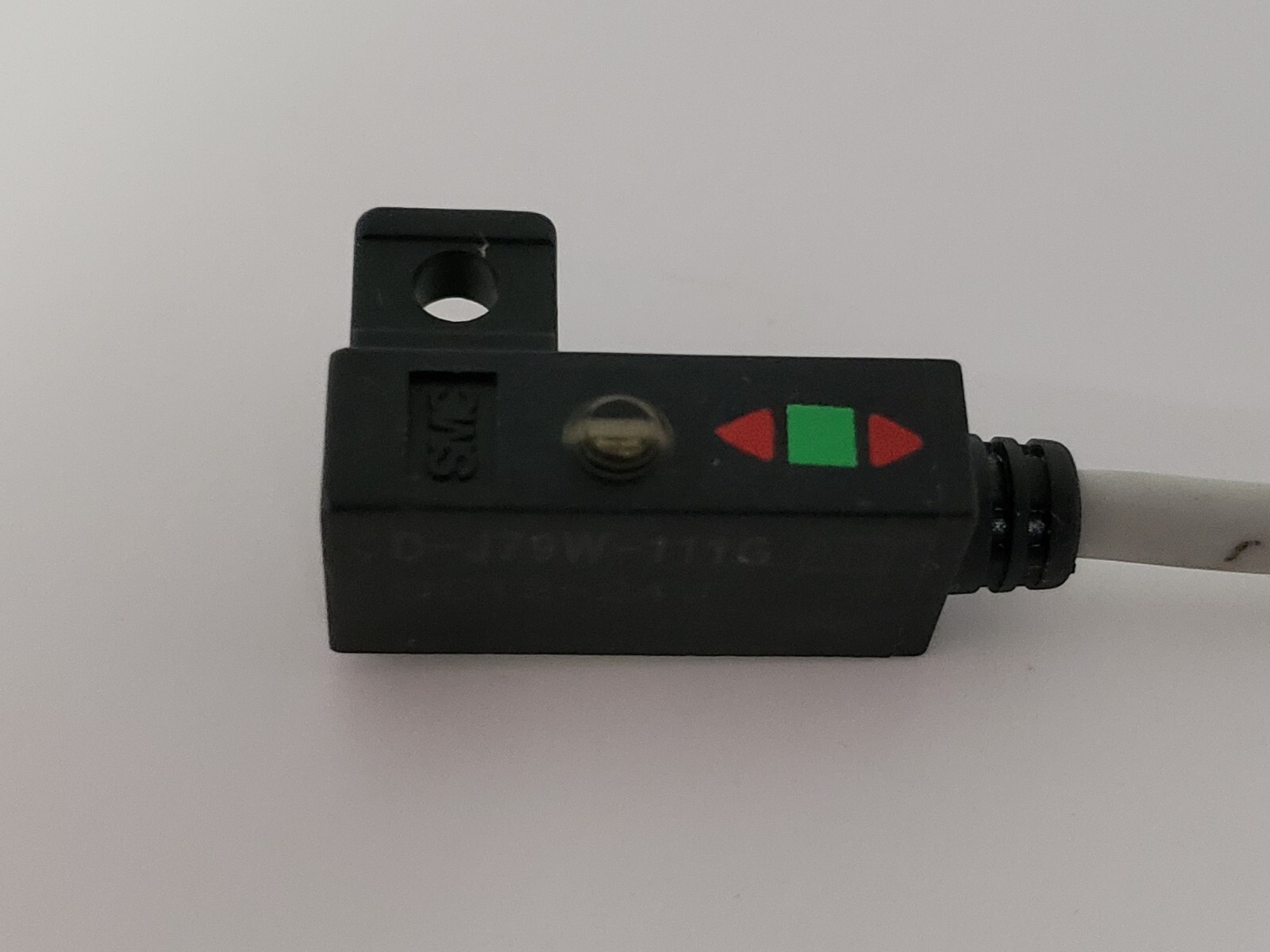 SMC D-J79W-111G AUTO SWITCH 2 WIRE 12-24VDC NNB