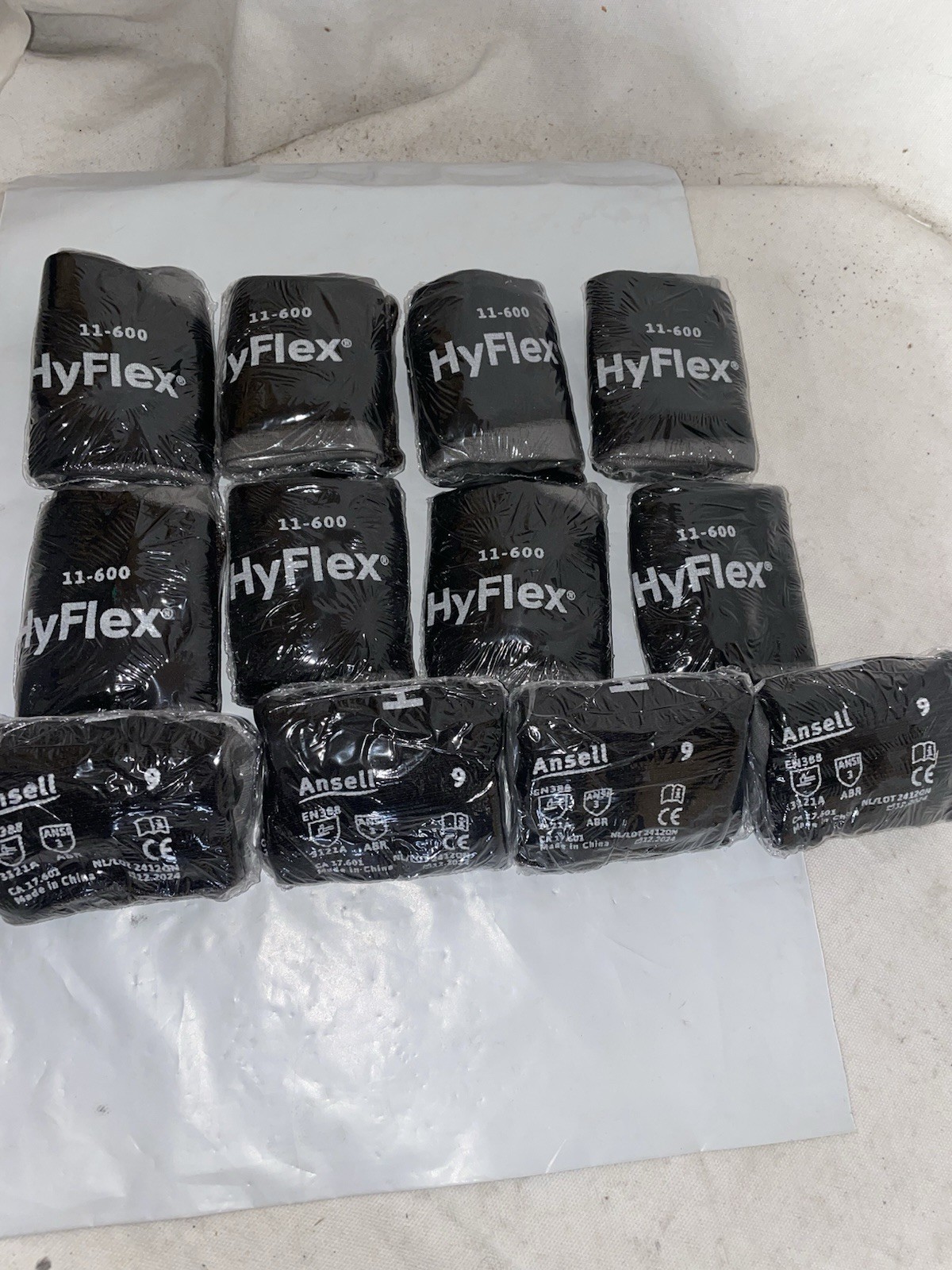 12 Pair Ansell HyFlex 11-600 Size 9 (Large) Gloves Vending Machine Packaging