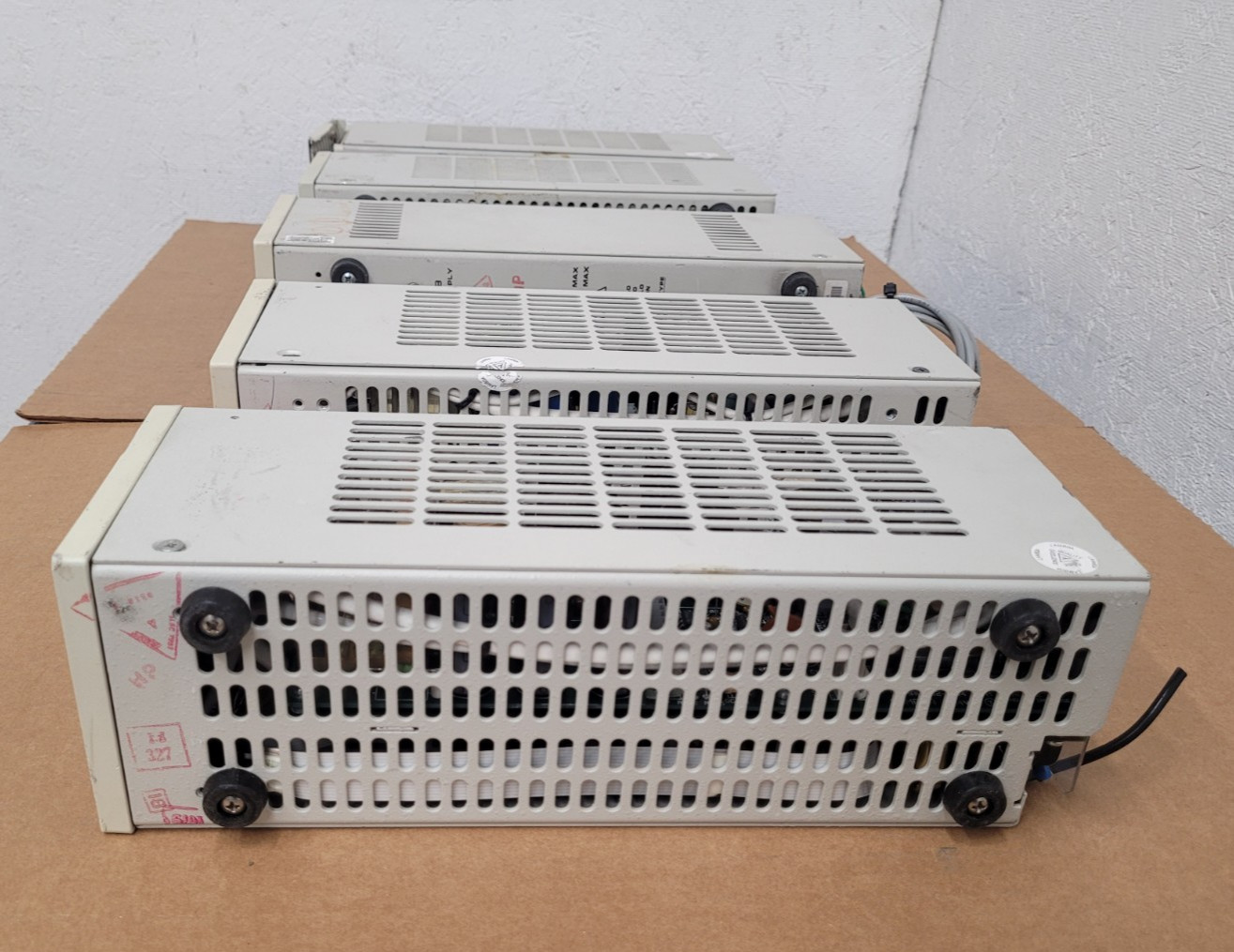 Lot of 5 Lambda Regulated DC Power Supply LLS5008, 0-8V 10A For Parts or Repair