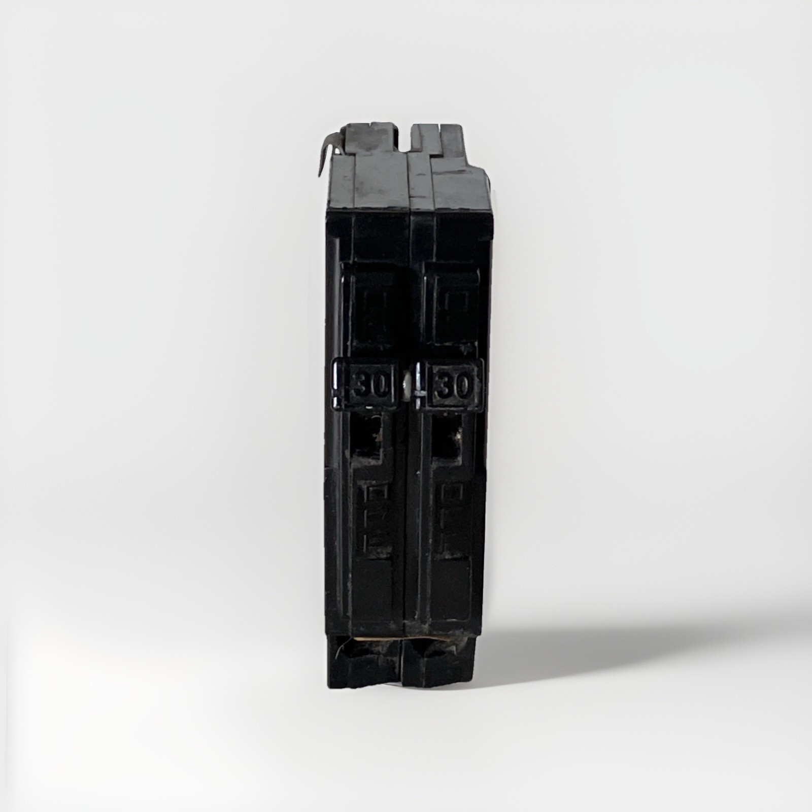 A230 30A 2 POLE SYLVANIA Challenger CIRCUIT BREAKER A 120/240 VAC Side Mount