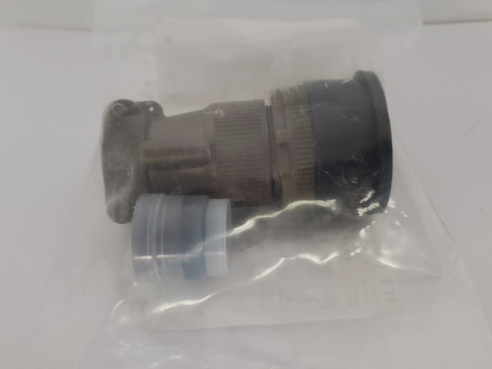 ITT CANNON MS3106F18-1S CIRCULAR CONNECTOR 10 CONTACTS SOLDER SOCKET NIB