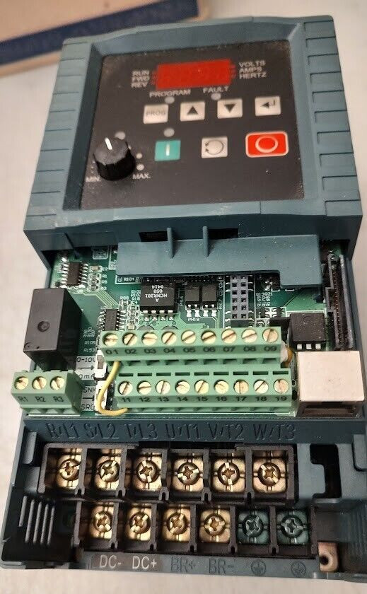 Reliance Electric 6MDBN-2P3102, 6MB200P6, 180-264VAC 0.5HP Drive, 48-63Hz