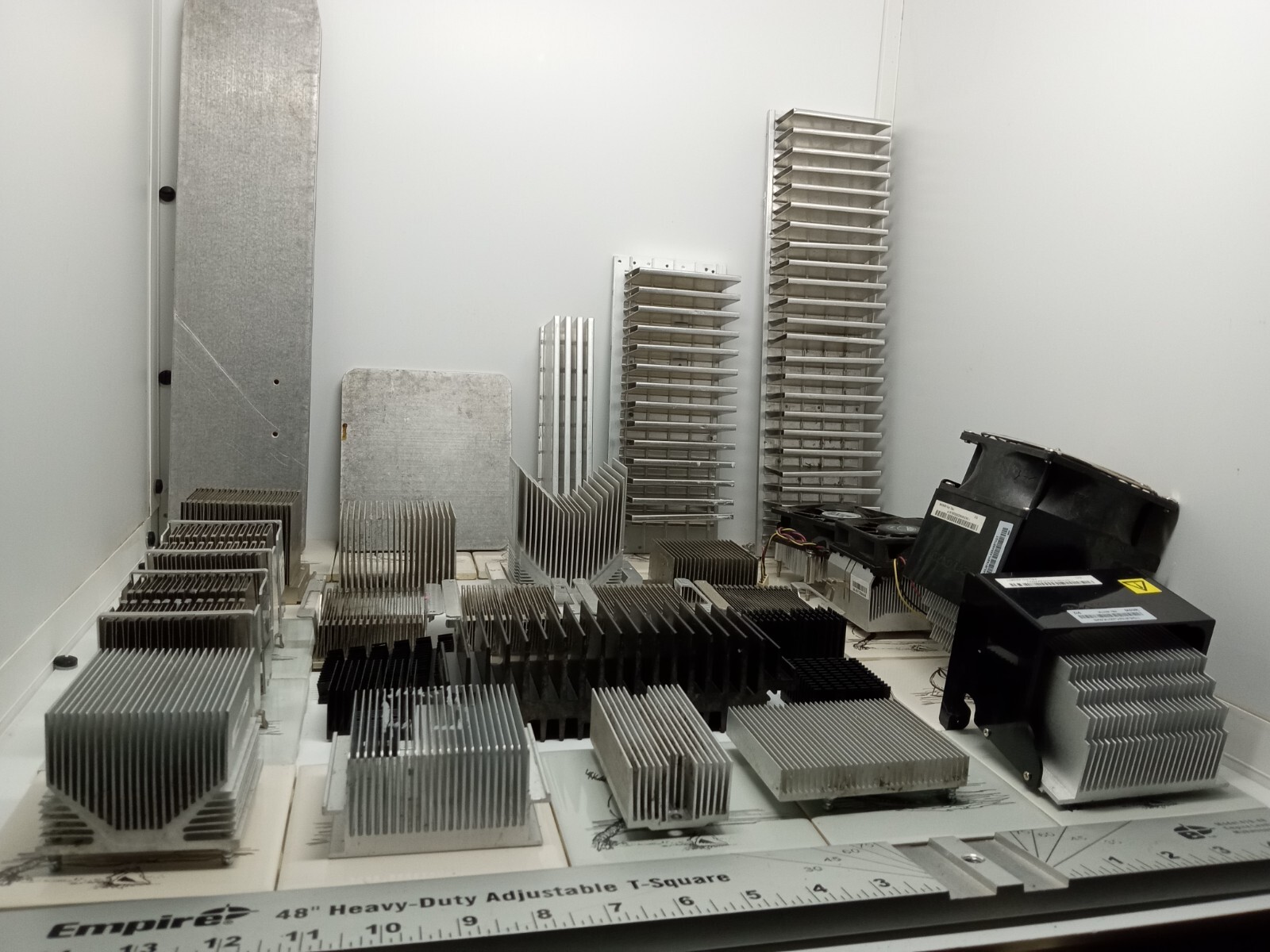 Lot Of 28 Vintage Computer Aluminum Heat Sinks Large & Small Variety 21 Lb 10 Oz