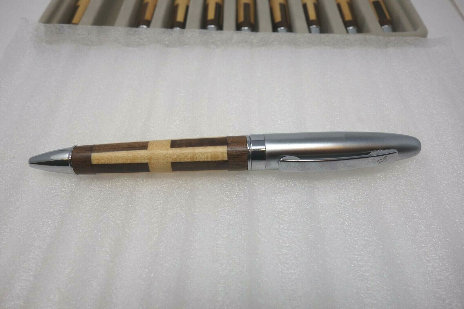BIC HARDWOOD Executive BallPoint Pen (Twist-Action) *Collectors RARE* (NEW)