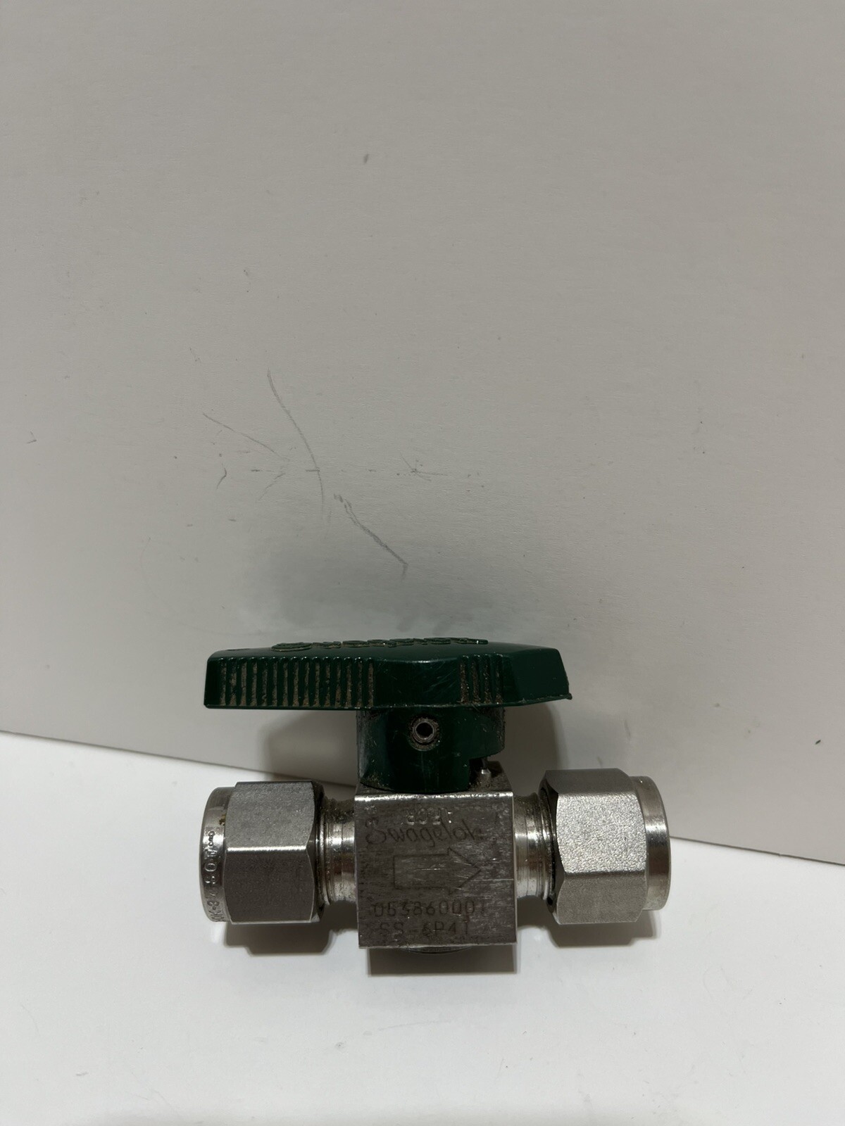 SWAGELOK Stainless Steel SS-2P4T Quarter Turn Instrument Plug Valve 2W NEW