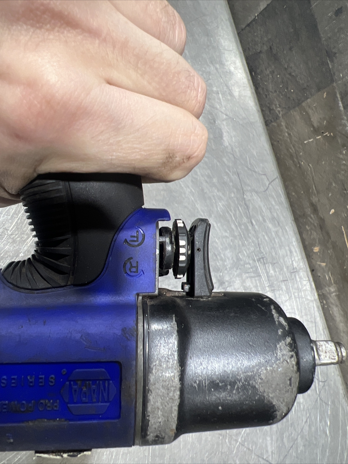 Napa Pro Power Series 6-1122 3/8″ Dr. Super Duty Air Impact Wrench. Used