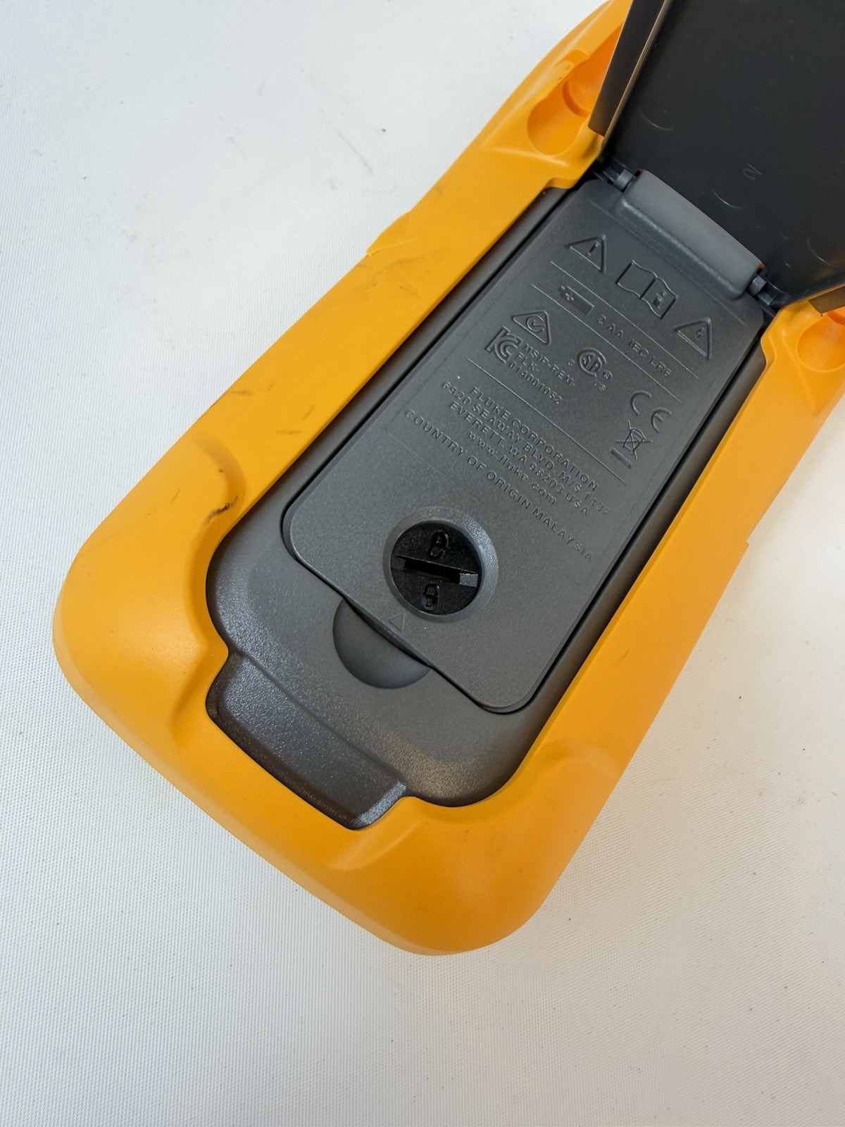 Fluke 15B+ Plus CAT III 600V Digital Multimeter (1000V/10A) – FAST SHIPPING