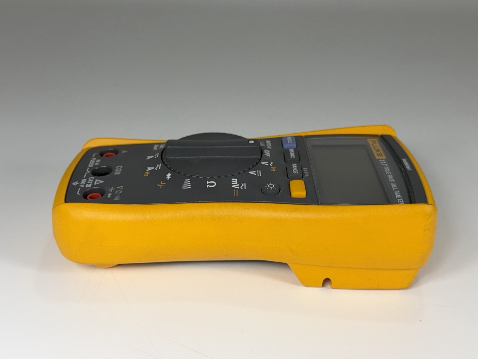 Fluke 117 True RMS Multimeter – CAT III 600 V – Without Leads
